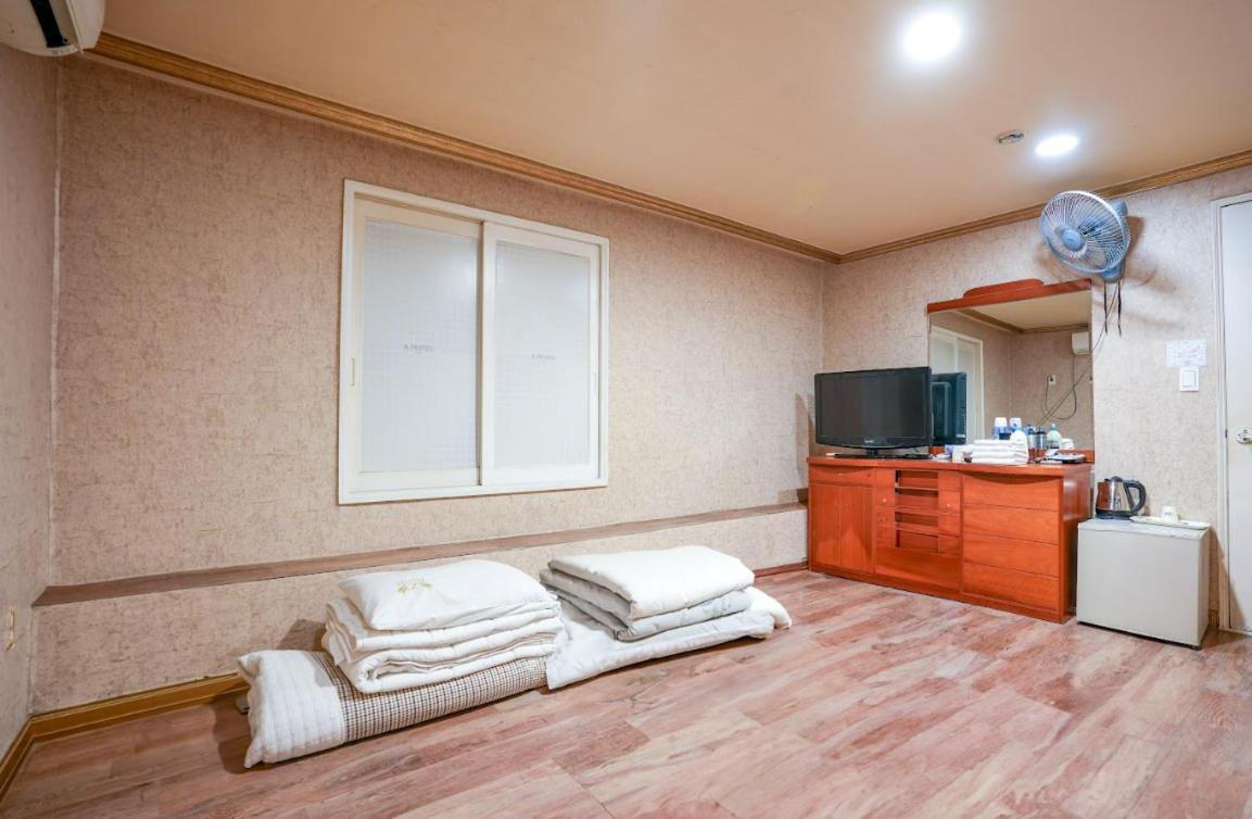 K Motel Daeyeon Pusan Zewnętrze zdjęcie